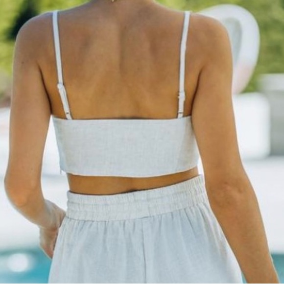 Linen Blend Tie Front Crop Top - Picture 3 of 4